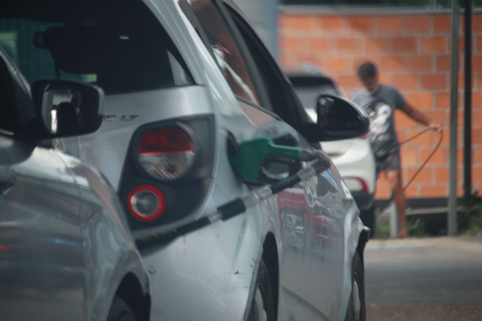 Procon-AM exige notas fiscais de postos para justificar novos preços em Manaus