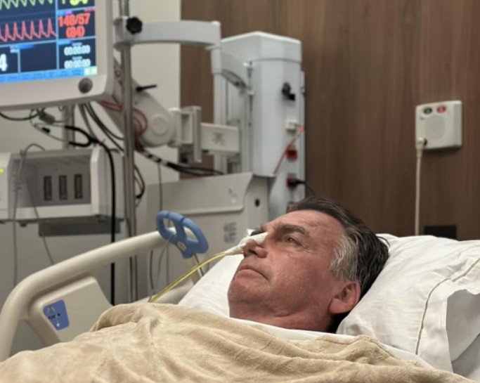Defesa prepara novo pedido de prisão domiciliar após complicações no estado de saúde de Bolsonaro