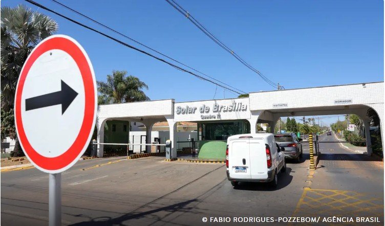 Moraes proíbe drones e autoriza abate de equipamentos em torno da residência de Bolsonaro