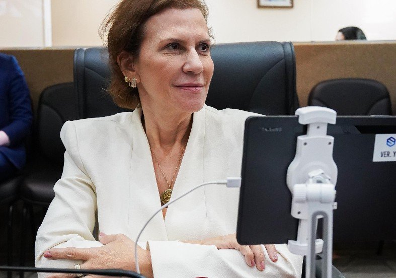 Vereadores de Manaus dão sinal verde para cota de emprego a mães solo em órgãos públicos