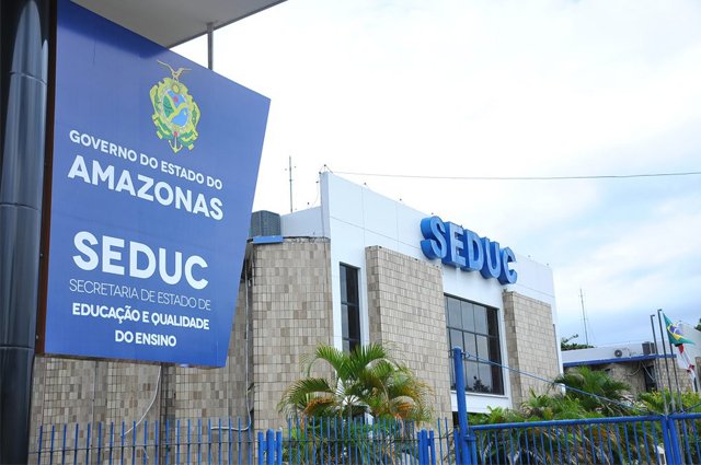 Seduc oficializa Comissão para concurso com quase 8 mil vagas