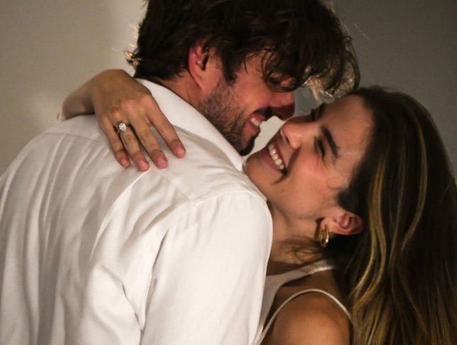 Giulia Be e Conor Kennedy oficializam casamento civil em Los Angeles