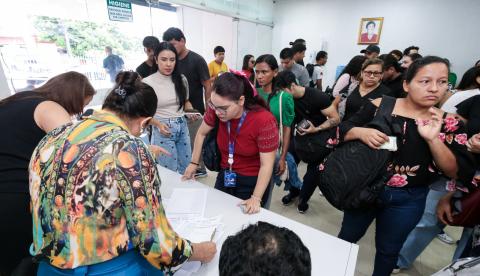 Editais do Bolsa Idiomas e Pós-Graduação são lançados em Manaus; veja como se inscrever