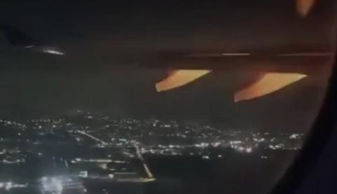 Vídeo mostra momento em que turbina de avião pega fogo após decolar de Guarulhos