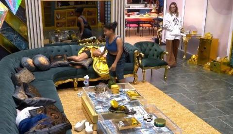 Milena solta 'pum' no rosto de Jonas e brother se revolta: "Falta de respeito"