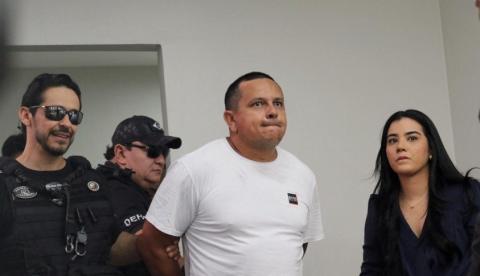 Piloto de lancha que naufragou no Encontro das Águas passa por audiência de custódia