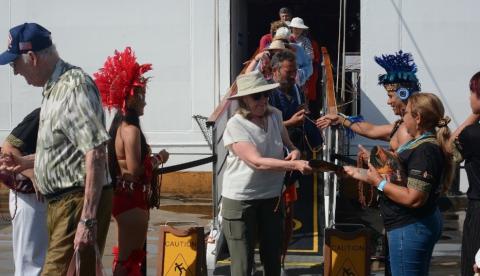 Maior cruzeiro da temporada chega a Manaus com 1,8 mil turistas