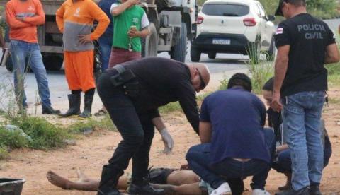 Jovem é encontrado morto com cinco tiros em terreno no Jorge Teixeira