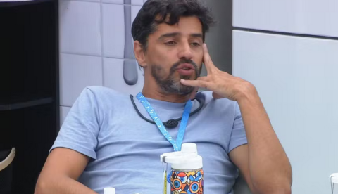 Cowboy se irrita com intromissão de Ana Paula e reage: "Você não cala a boca"