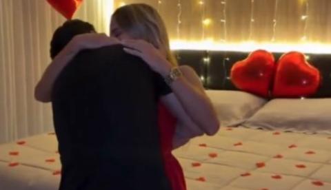 Ex-BBB Gabi Martins surpreende namorado com festa íntima após reatarem