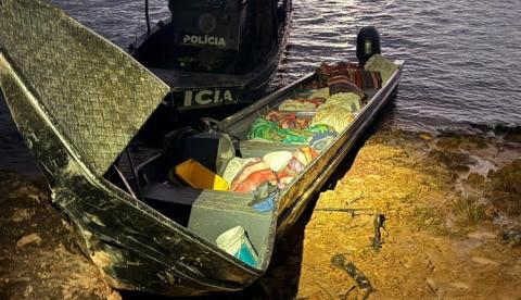Trio é preso com 800 kg de drogas após sofrer acidente com lancha no Rio Negro