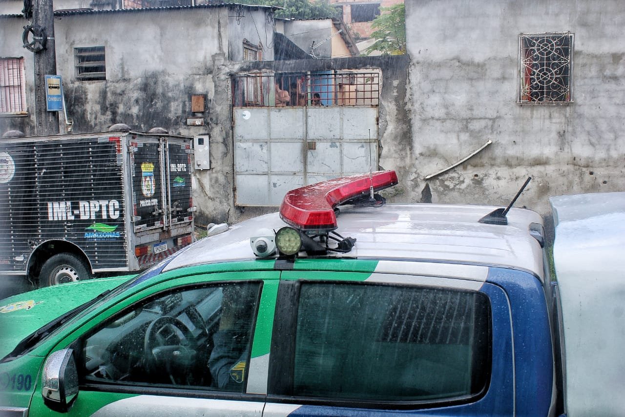 Justiça condena homem que fingiu desespero ao ver corpo da esposa que ele matou em Manaus