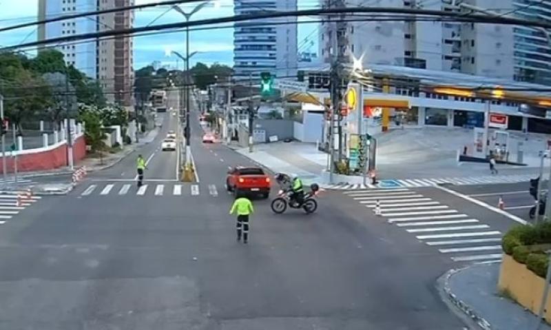 Novo vídeo mostra motorista embriagado atropelando atleta cadeirante em Manaus; veja