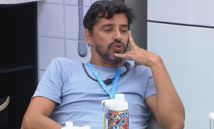 Cowboy se irrita com intromissão de Ana Paula e reage: "Você não cala a boca"