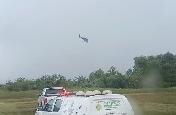 Avião monomotor sai da pista e termina em vegetação no Aeroclube de Manaus