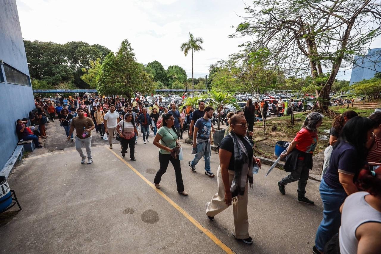 Mais de 20 mil candidatos realizam prova no concurso da Sema Amazonas