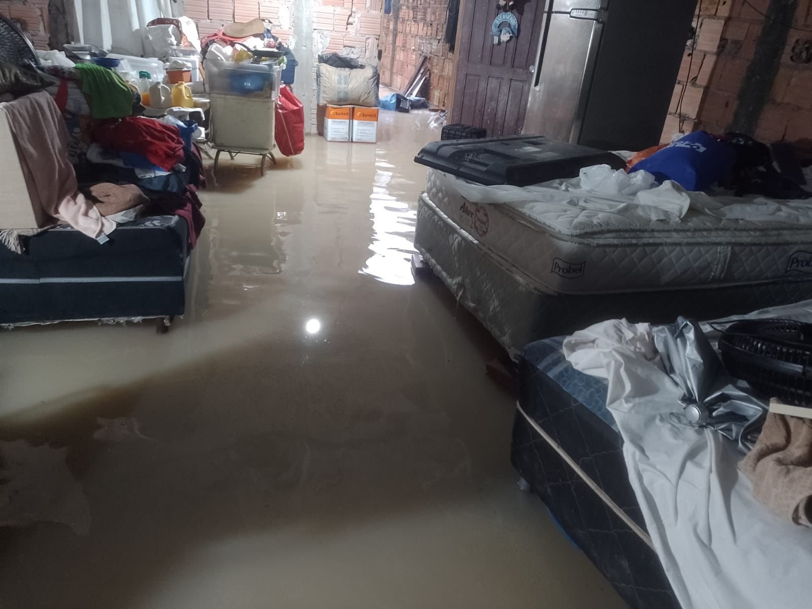 Manaus registra a maior chuva do ano e amarga cenário de destruição