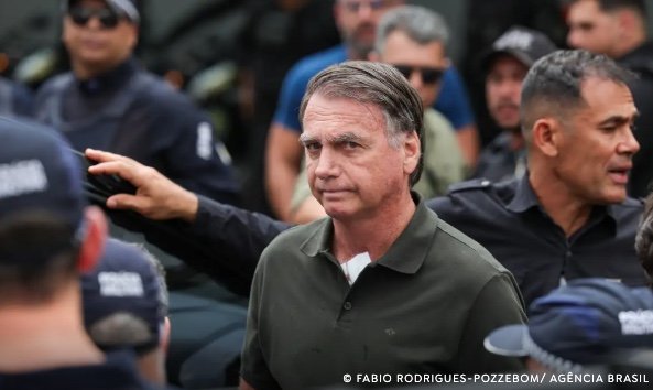 Bolsonaro apresenta piora na função renal durante tratamento de pneumonia na UTI