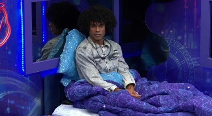 Breno sugere atrair Marciele para o grupo mas Juliano rejeita aliança