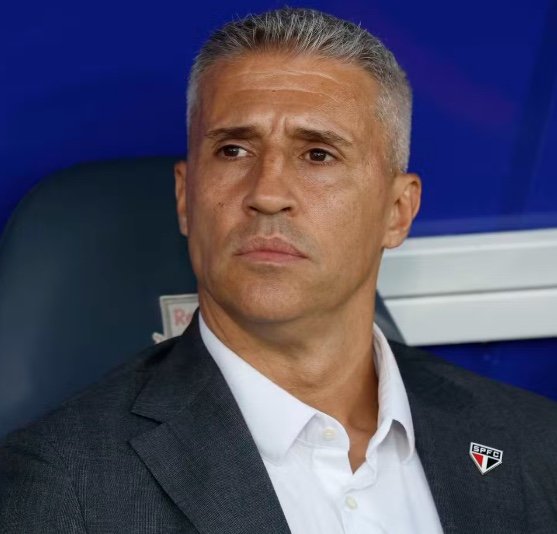 São Paulo anuncia demissão de técnico Hernán Crespo