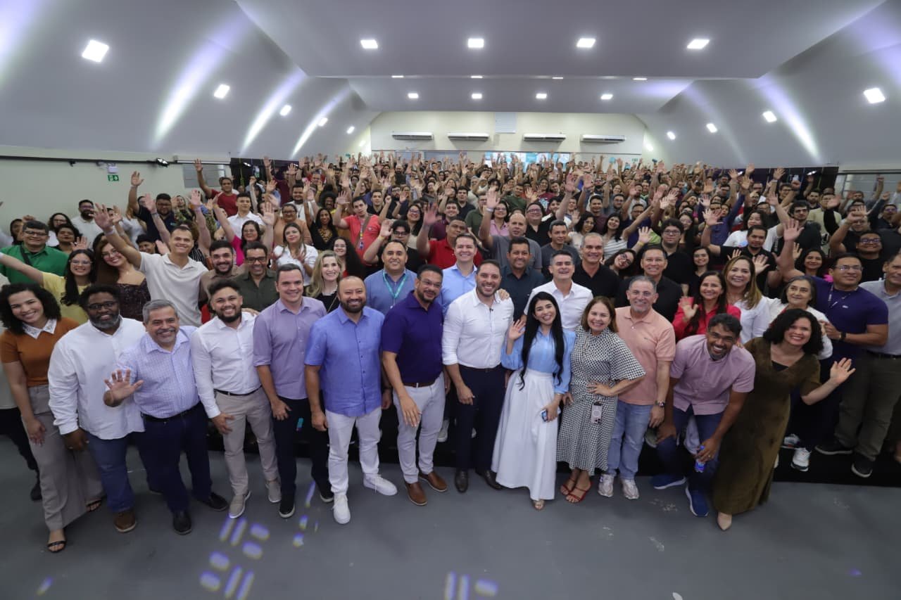 Mil aprovados em concurso da Semed iniciam atuação na rede municipal de Manaus