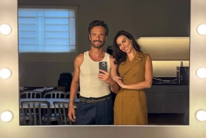 Rodrigo Santoro e Mel Fronckowiak posam juntos nos bastidores de novo projeto