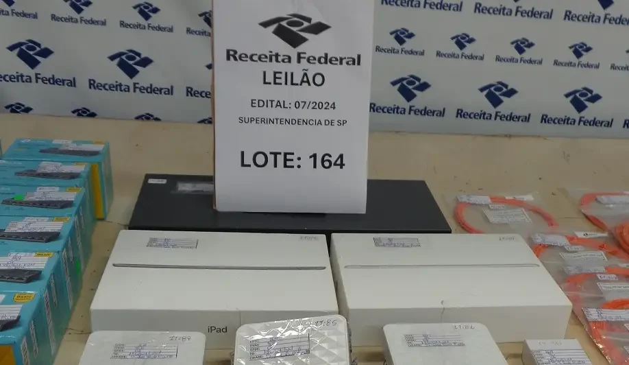 Receita Federal leiloa iPhones e notebooks com lances a partir de R$ 300