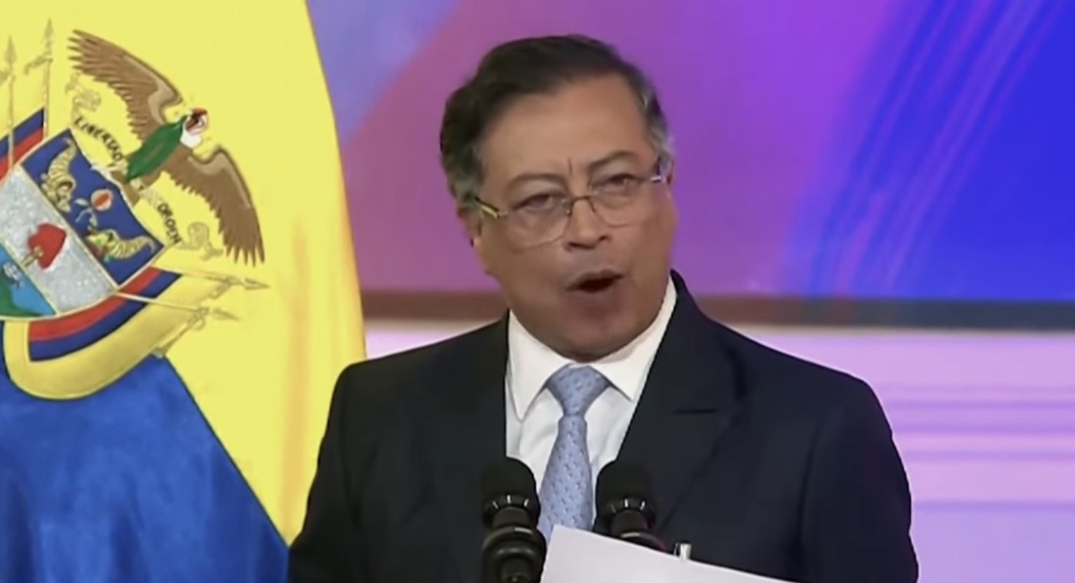 'Nunca falei com um narcotraficante em toda a minha vida', diz presidente da Colômbia