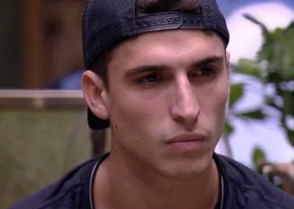 Justiça condena Felipe Prior a pagar R$ 5 milhões por propaganda enganosa de apostas