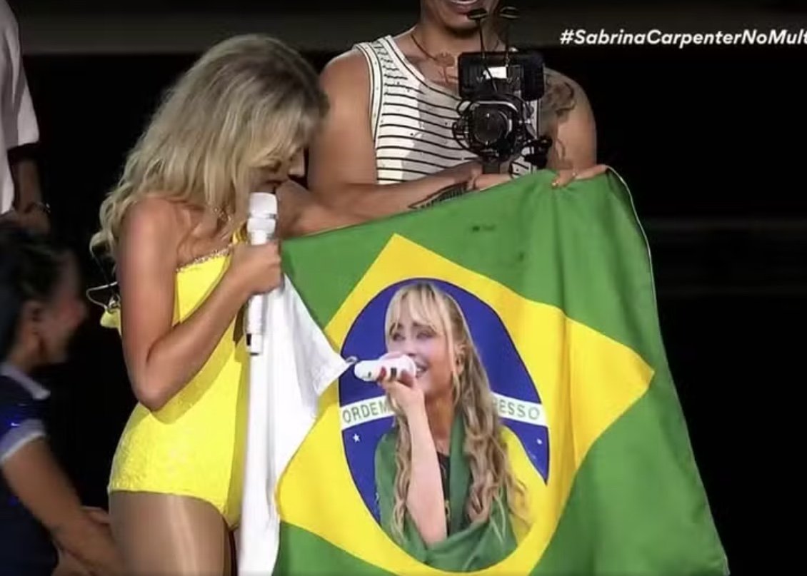 Sabrina Carpenter reage a elogio de fãs no Lollapalooza: "O que é gostosa?"