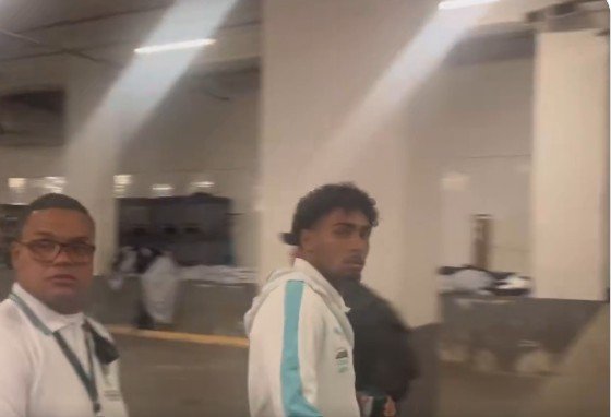 Derby entre Palmeiras e Corinthians termina na delegacia após atacante Luighi ser agredido no vestiário