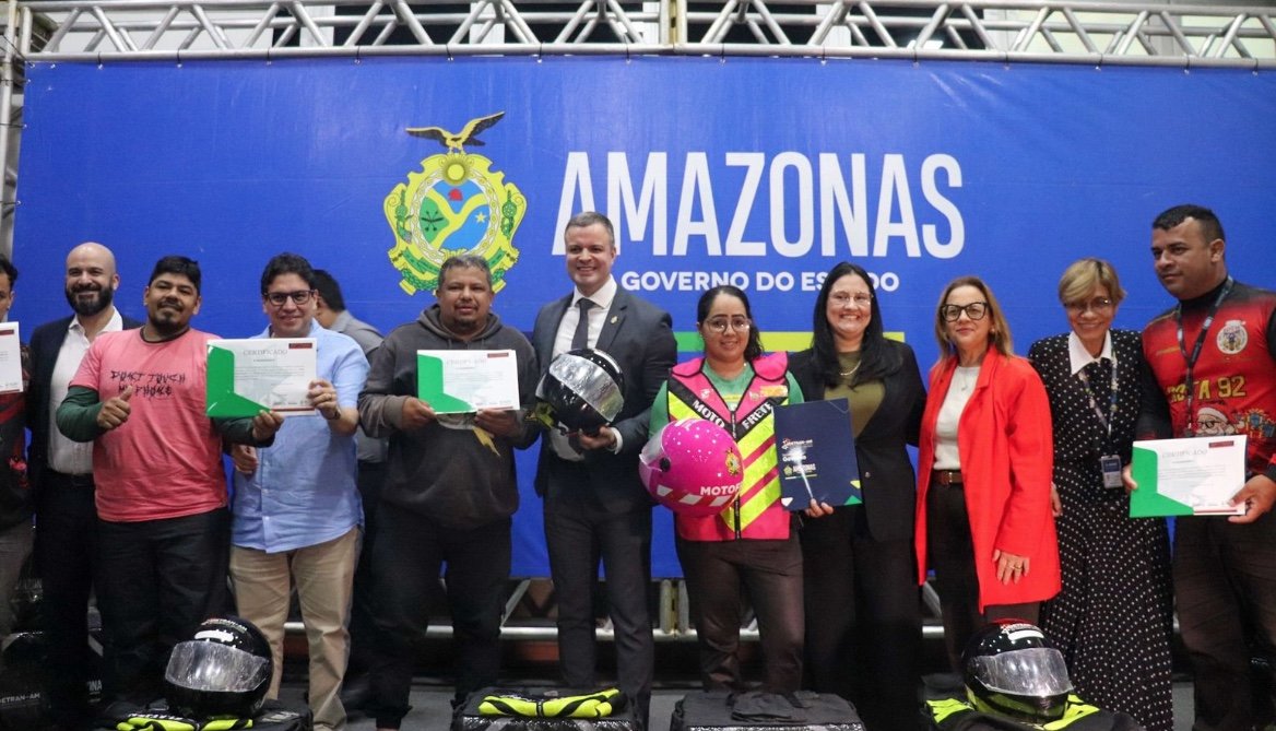 Detran-AM entrega kits de segurança e abre 250 vagas para motofretistas