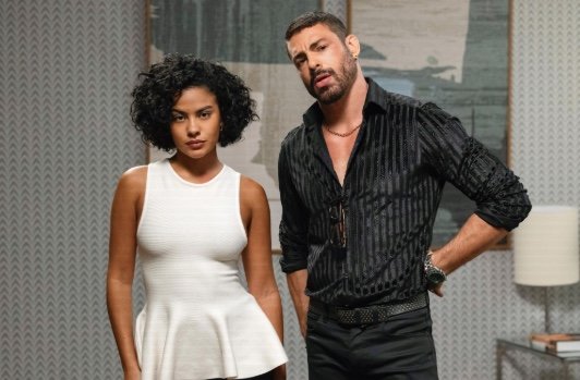 Bella Campos confirma briga com Cauã Reymond e expõe bastidores de "Vale Tudo"