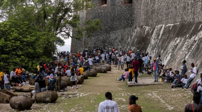 Visita turística termina nas mortes de 30 pessoas pisoteadas no Haiti