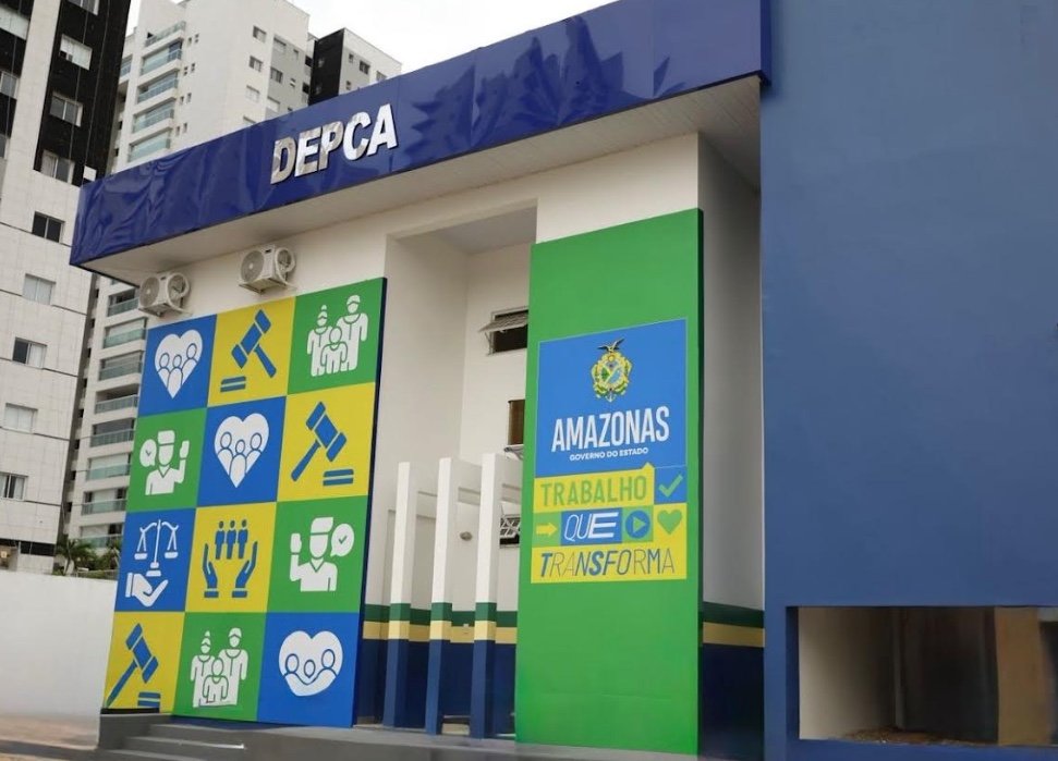 Madrasta descobre mensagens sexuais de professor para enteado e ajuda a prender suspeito em Manaus