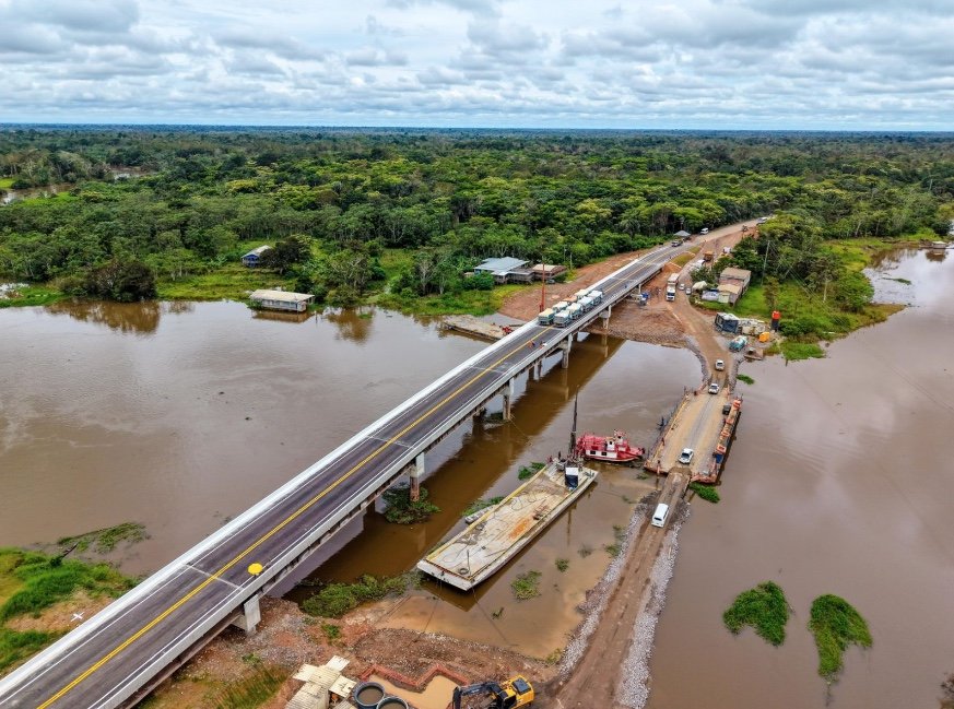 Tráfego liberado: Ponte sobre o Rio Autaz Mirim é reaberta na BR-319