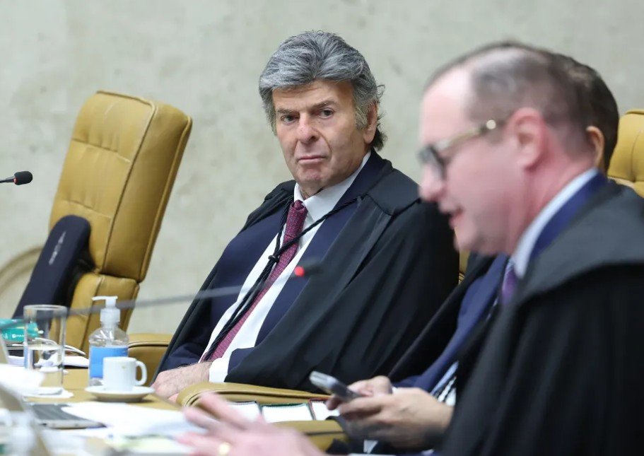 Voto de Fux empata julgamento no STF; decisão sobre novo governador do RJ fica para quinta