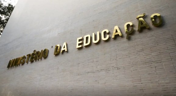 Livros e cursos de idiomas de graça: Conheça os novos aplicativos do MEC