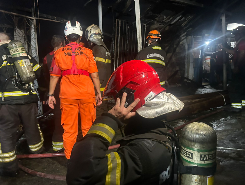 Incêndio atinge duas casas e deixa rastro de destruição no São Jorge