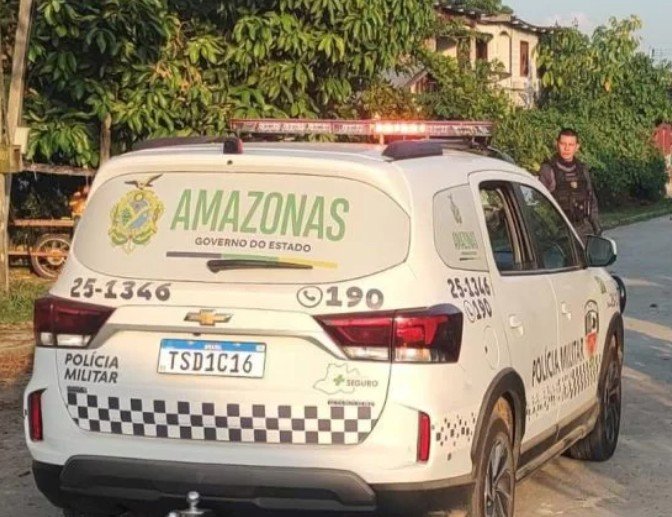 Foragido tenta fugir ao ver viatura, mas acaba preso após perseguição em Manacapuru