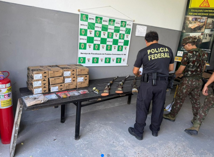 PF destrói arsenal apreendido em operações no Amazonas