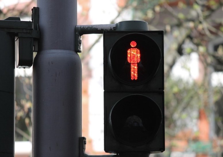 Prefeitura ativa novo semáforo na Av. Ministro Mário Andreazza