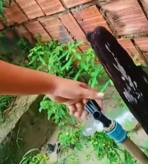 Moradores do Santa Etelvina se revoltam com falta d'água há 4 dias e cobram concessionária