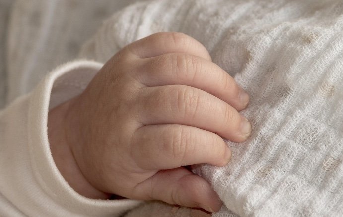 PM salva bebê de 1 ano que se engasgou durante amamentação em Manicoré