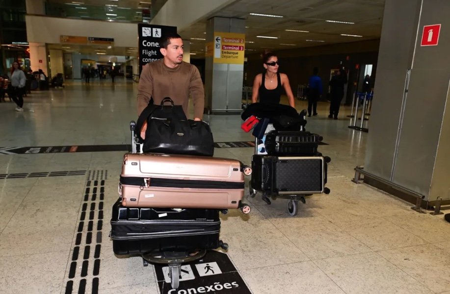 Irmão de Anitta volta ao Brasil após ser detido em Paris