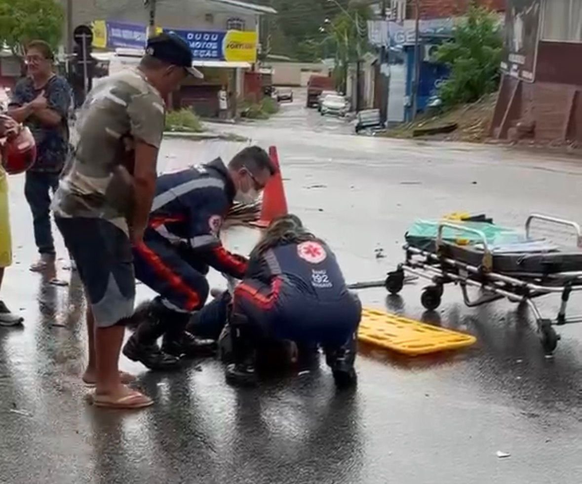 Homem tem pé quebrado após grave acidente no Santa Etelvina