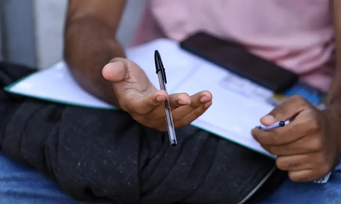 Prazo para pedir isenção da taxa de inscrição do Enem 2026 encerra nesta sexta-feira