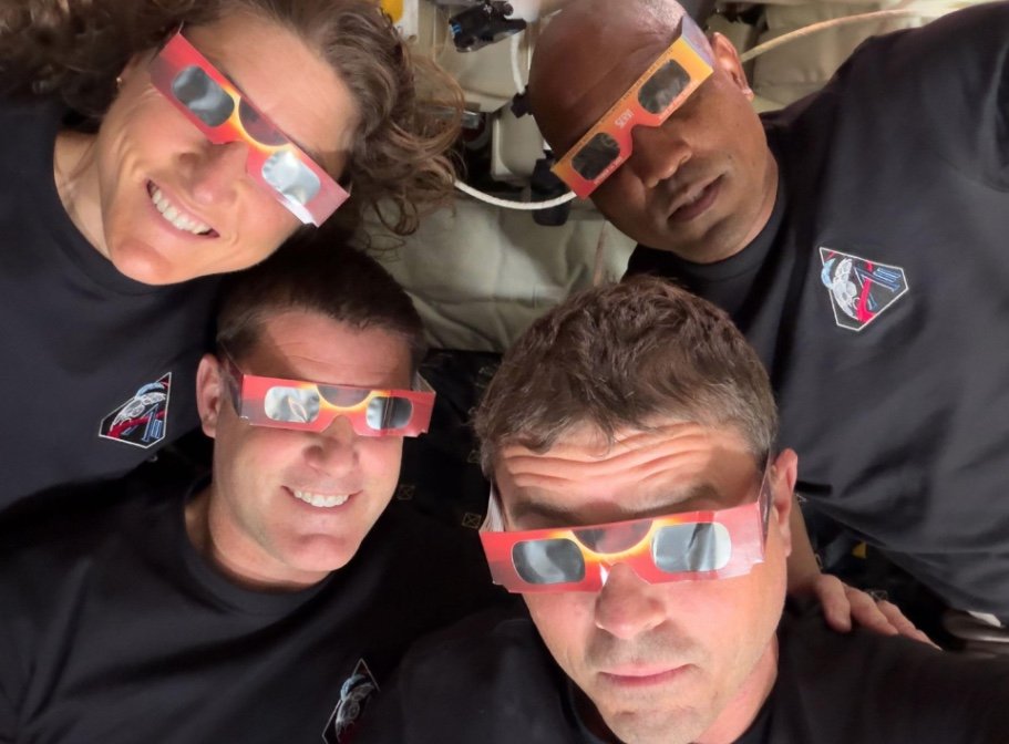 Cápsula Orion da missão Artemis II volta à influência gravitacional da Terra