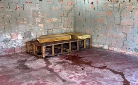 Irmãos são presos suspeitos de deixar mãe vivendo sem comida e higiene básica em Manaus