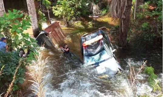 Policial morre em serviço após viatura da Força Nacional cair em igarapé no Amazonas